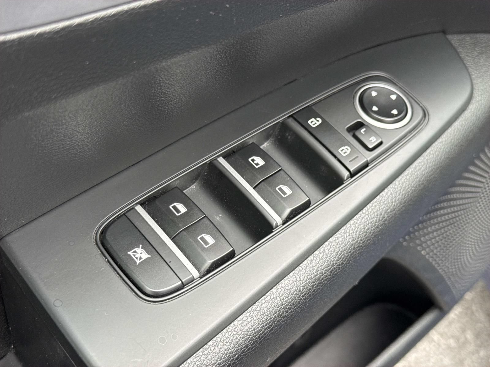 Used 2023 Kia Forte LXS w/ LXS Technology Package FWD image 21