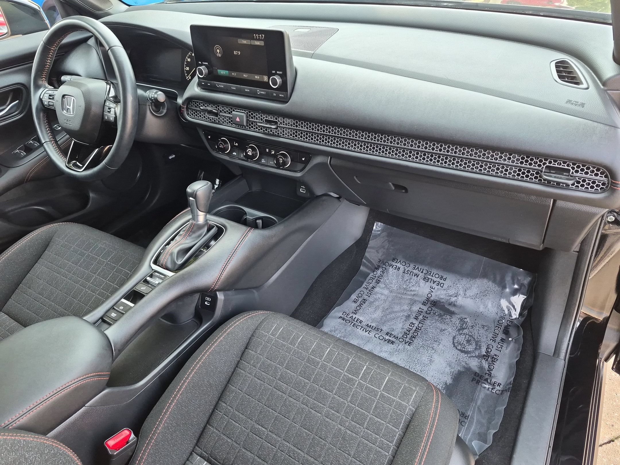Certified 2025 Honda HR-V Sport image 31