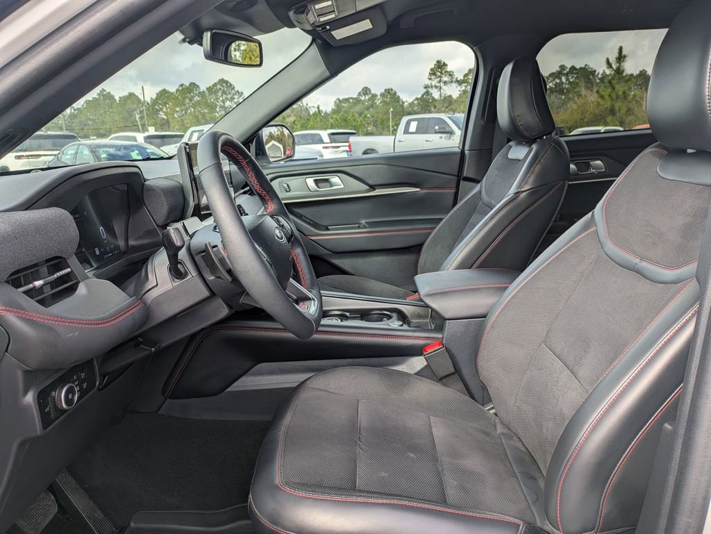 Used 2025 Ford Explorer ST RWD image 14
