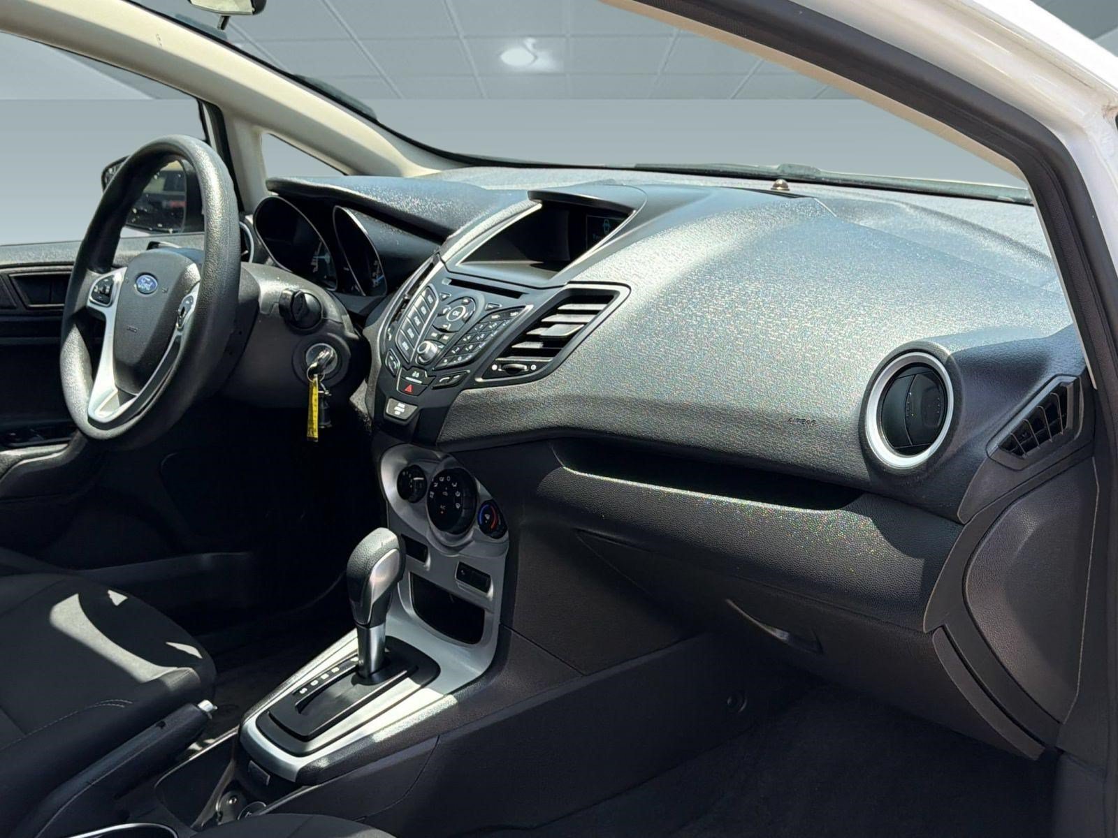 Used 2017 Ford Fiesta SE FWD image 28
