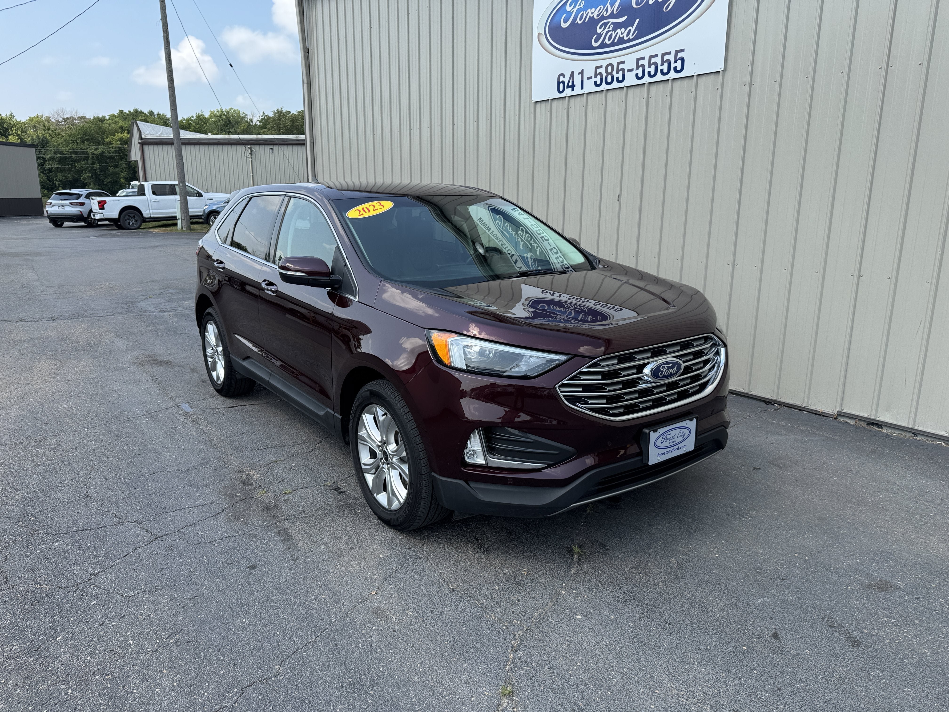 Used 2023 Ford Edge Titanium AWD/4WD image 5