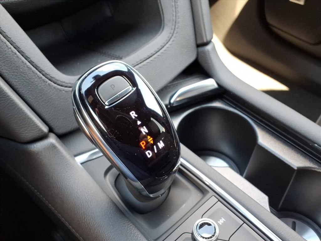 Used 2025 Cadillac XT6 Premium Luxury w/ Technology Package image 20