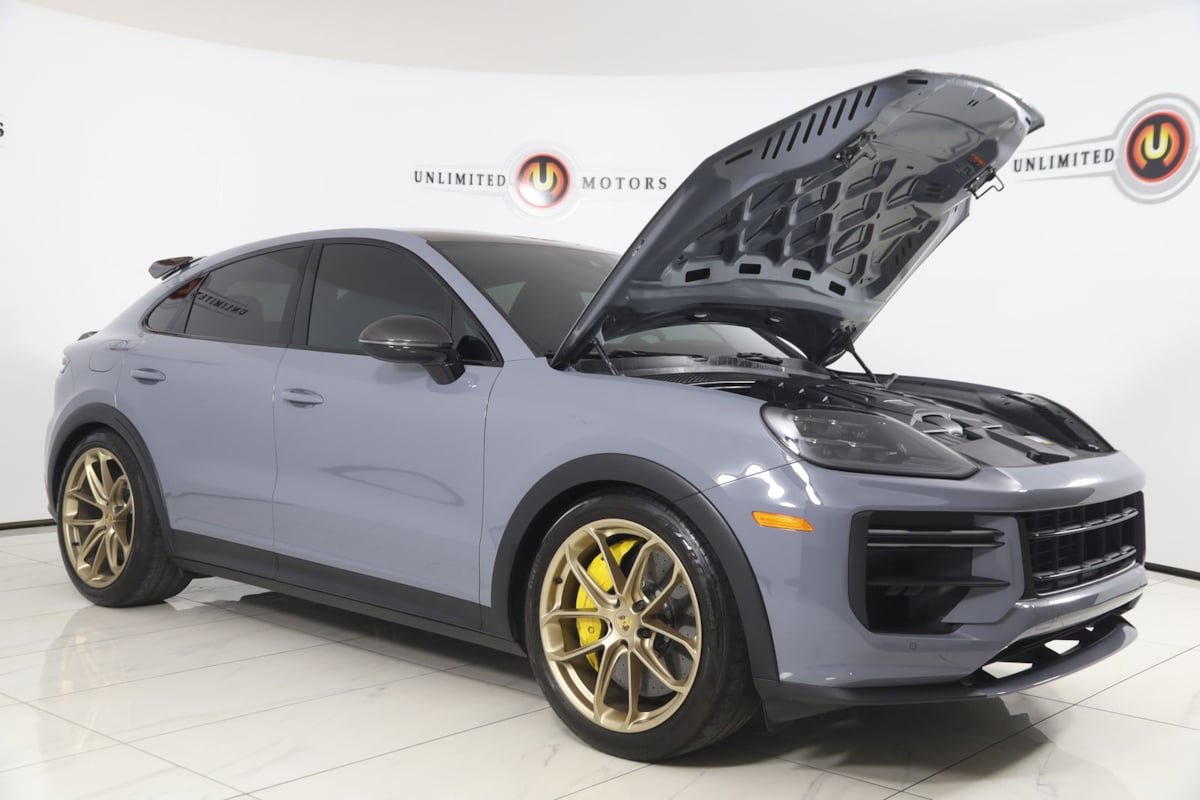 Used 2024 Porsche Cayenne Turbo GT image 27