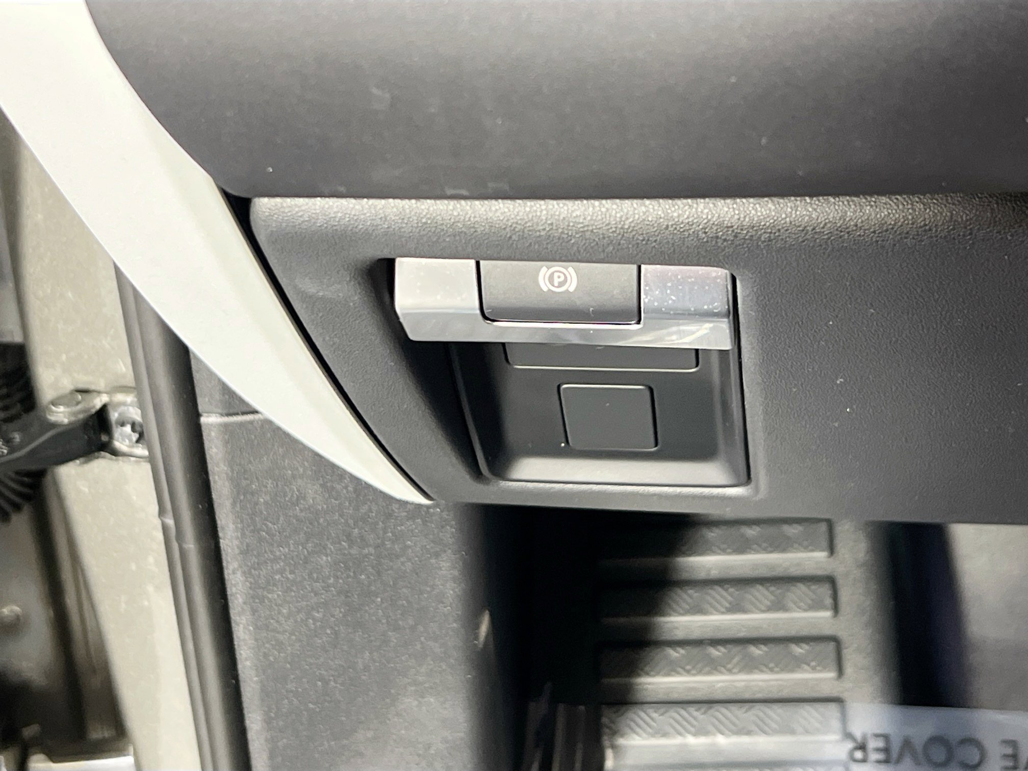 Used 2024 Land Rover Defender 110 X-Dynamic SE image 10