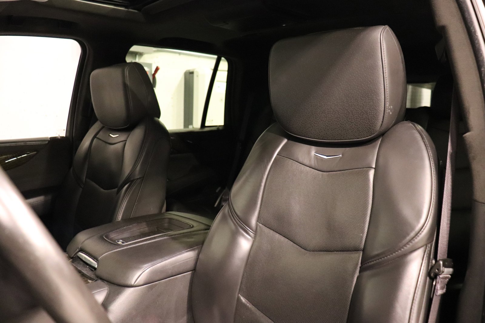 Used 2015 Cadillac Escalade Platinum image 13