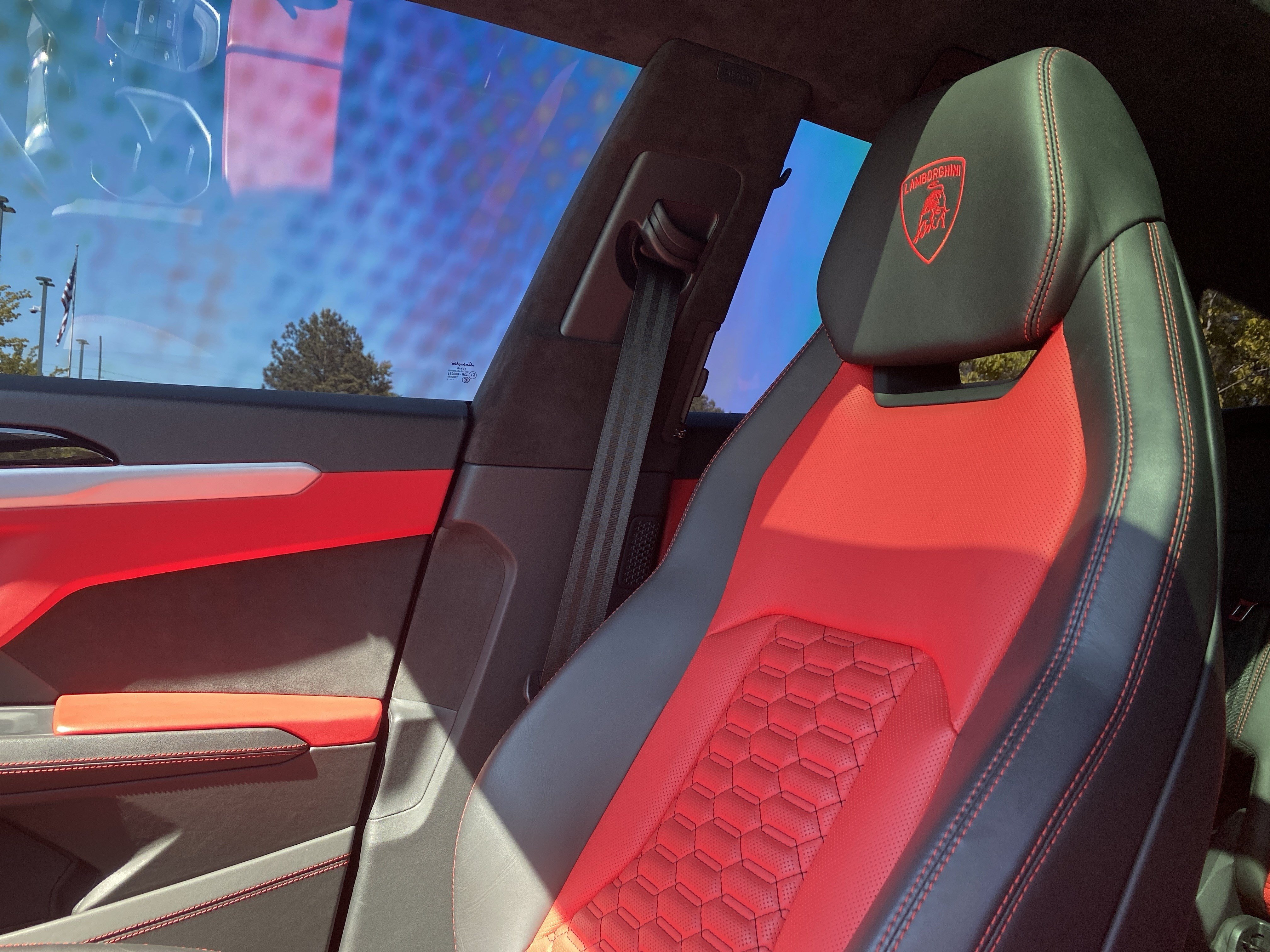 Used 2022 Lamborghini Urus AWD/4WD image 48