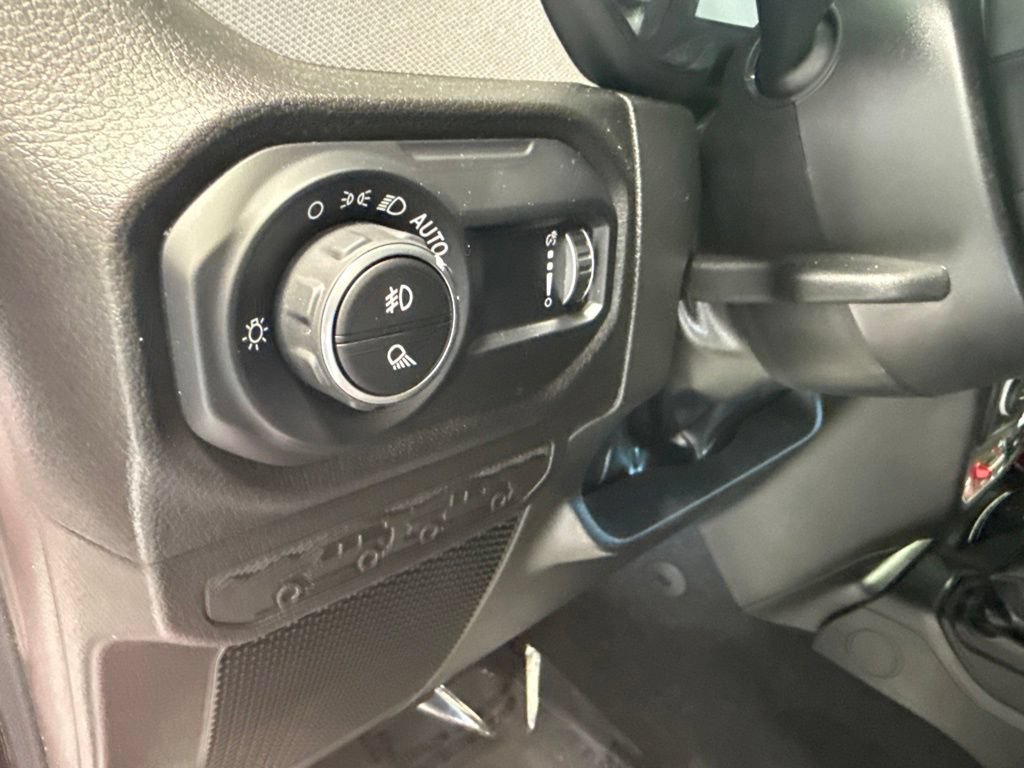 Used 2024 Jeep Gladiator Sport AWD/4WD image 16