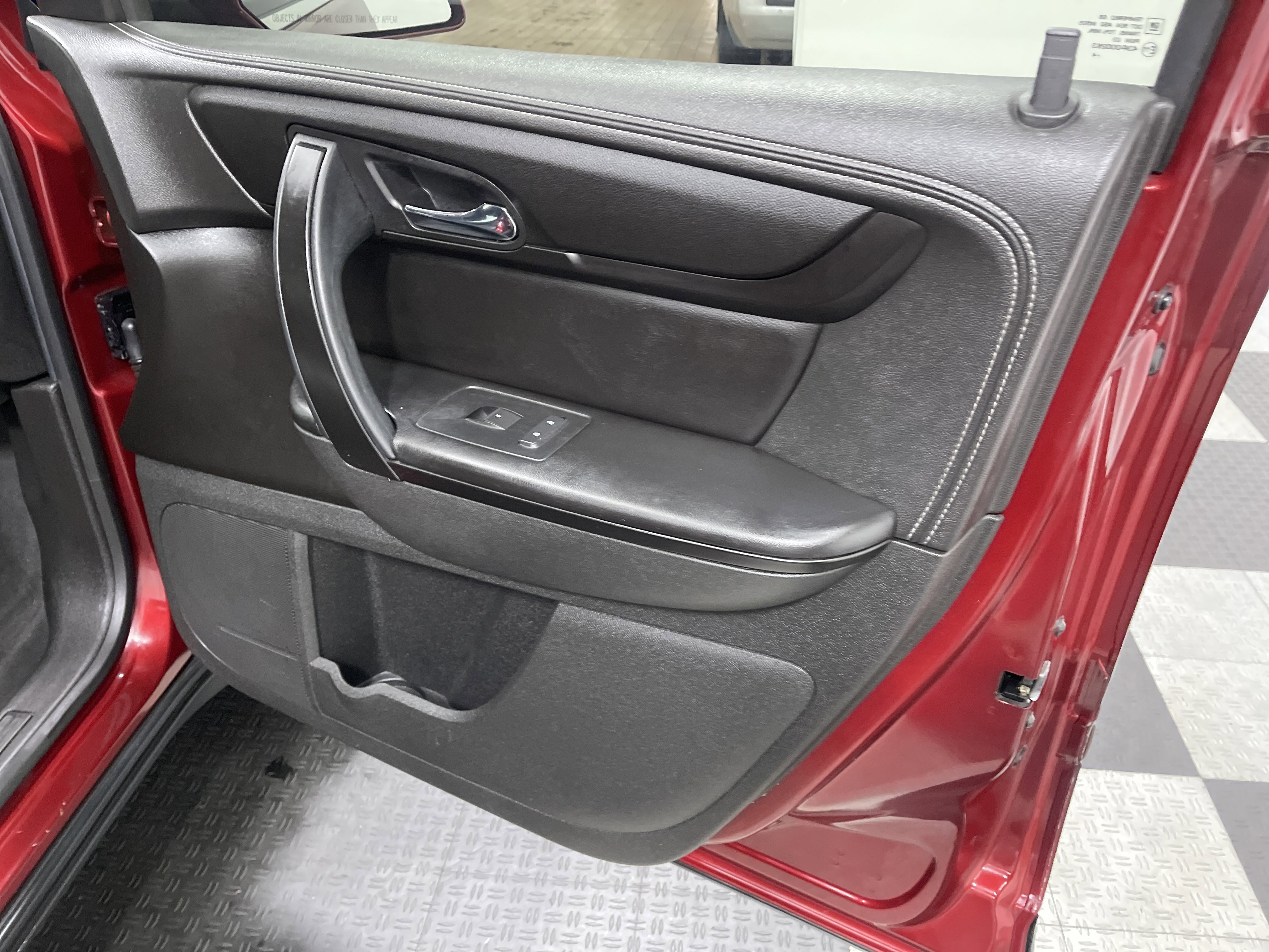 Used 2015 Chevrolet Traverse LT w/ Style and Technology Package image 22