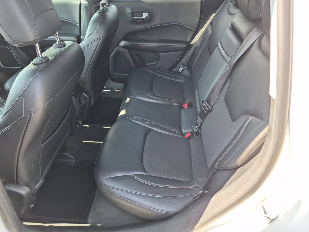 Used 2018 Jeep Compass Latitude w/ Popular Equipment Group FWD image 25