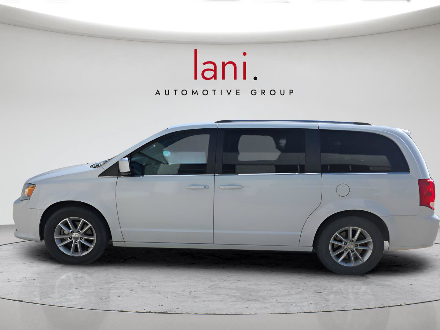 Used 2019 Dodge Grand Caravan SXT FWD image 7