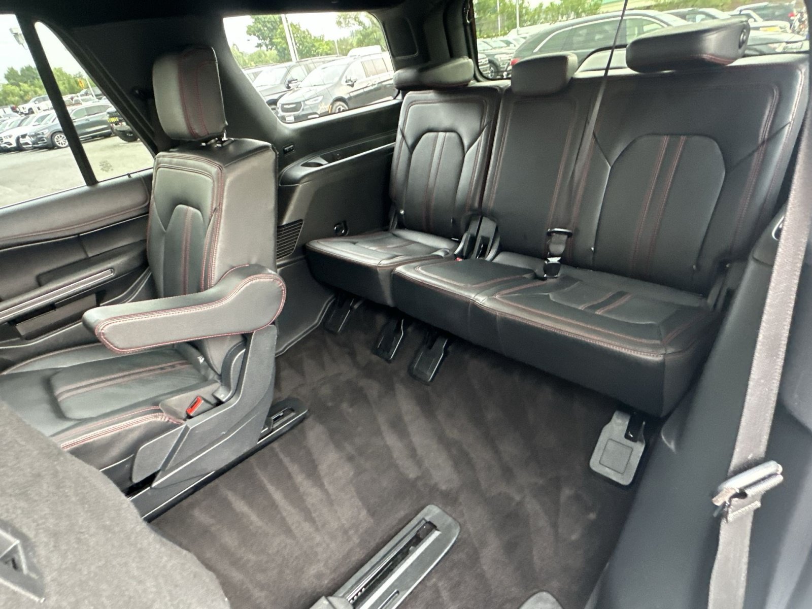 Used 2023 Ford Expedition Limited AWD/4WD image 34
