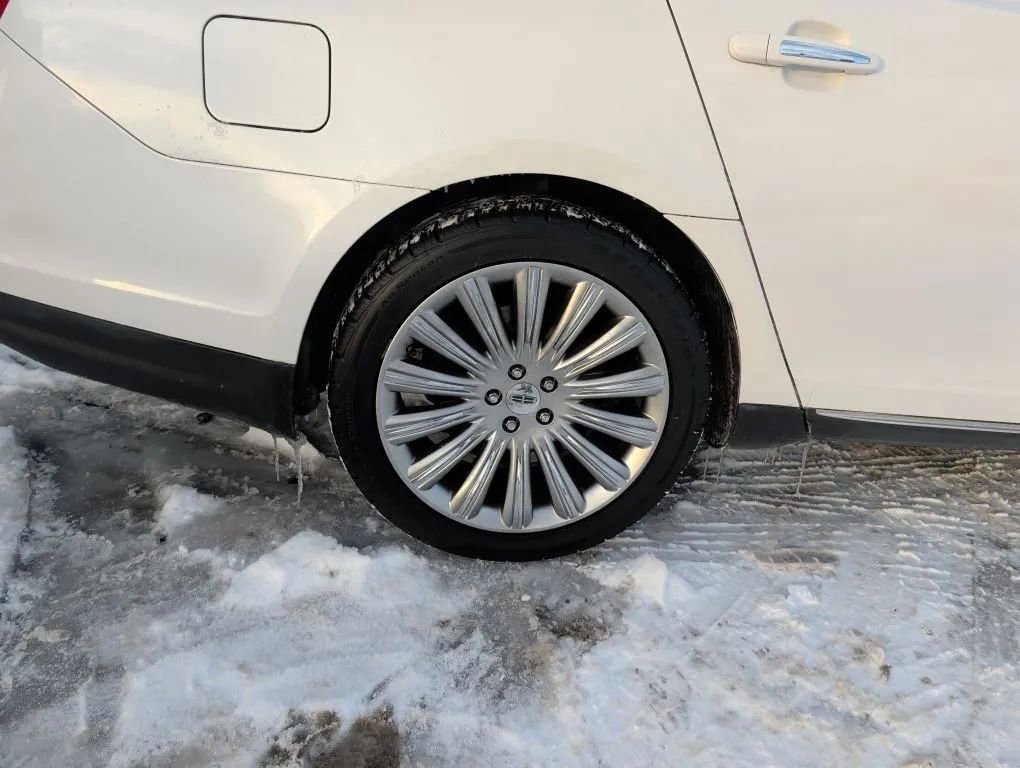 Used 2015 Lincoln MKS AWD w/ Equipment Group 101A image 11