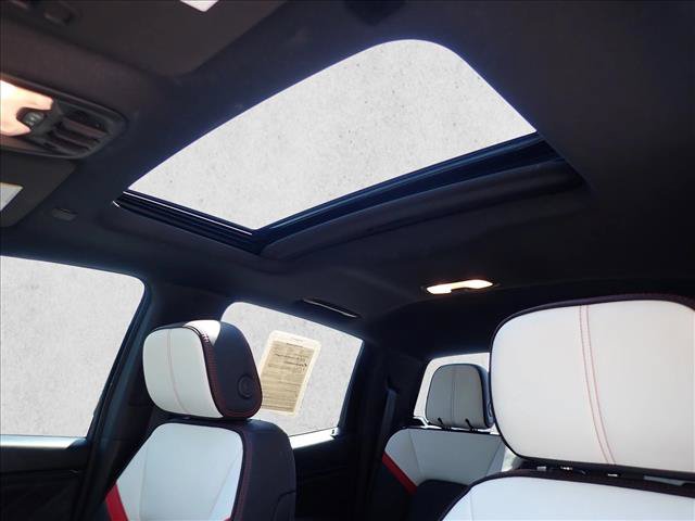 Used 2024 GMC Canyon AT4X AWD/4WD image 12