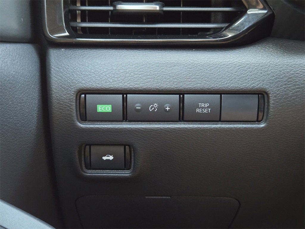 Used 2024 Nissan Sentra SV w/ SV Premium Package image 20