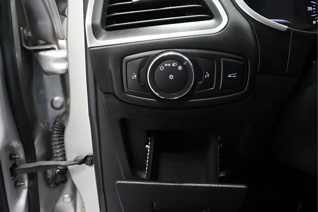 Used 2017 Ford Edge Sport w/ Technology Package AWD/4WD image 17