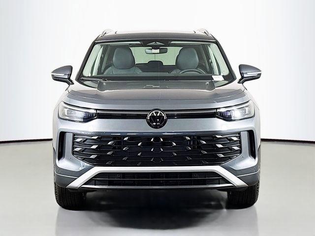 New 2026 Volkswagen Tiguan SE image 2