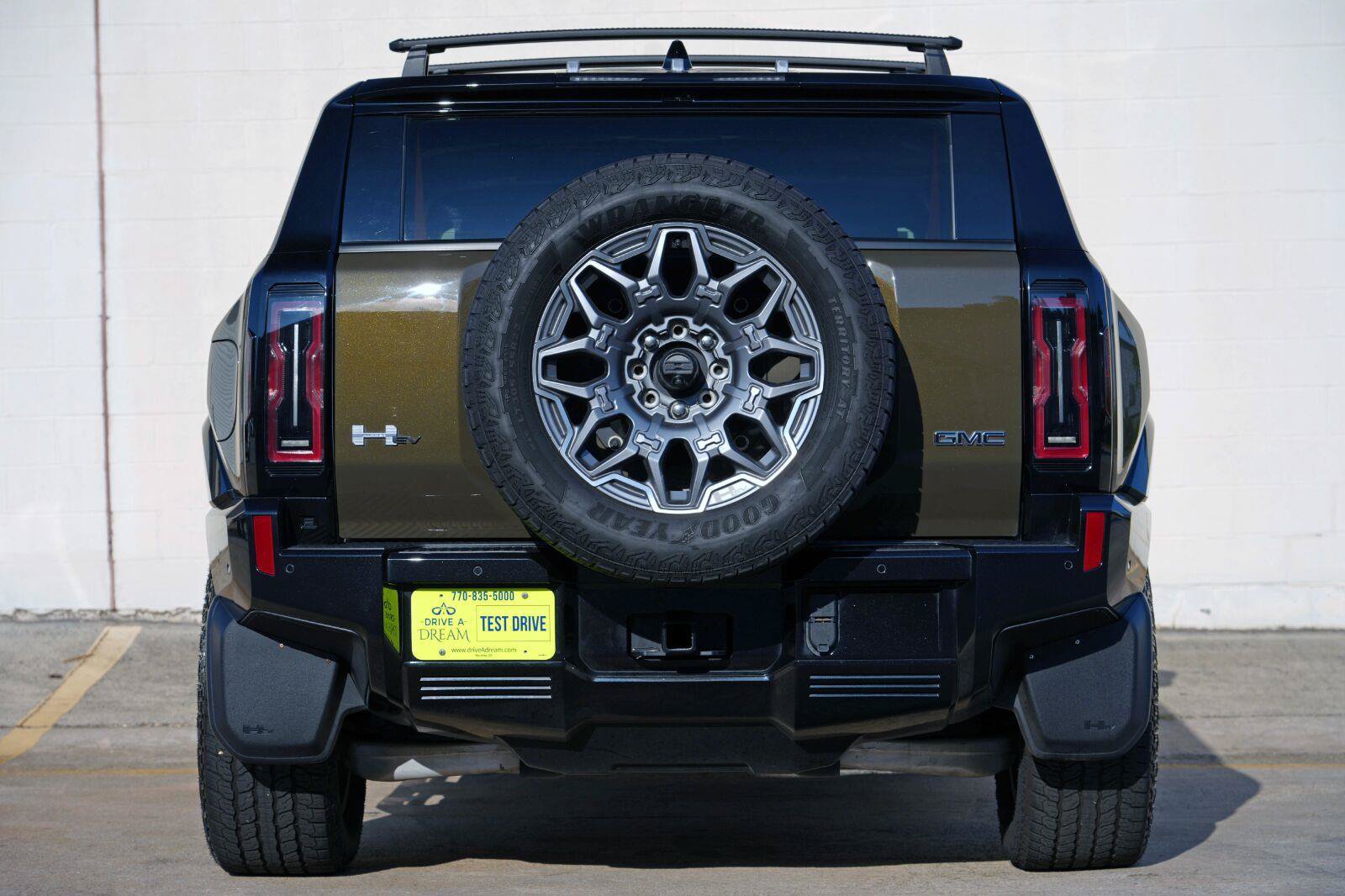 Used 2025 GMC Hummer EV 3X w/ LPO, Roof Cross Rail Package AWD/4WD image 11