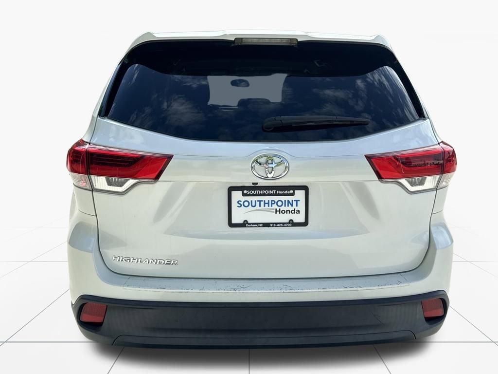 Used 2019 Toyota Highlander LE image 7