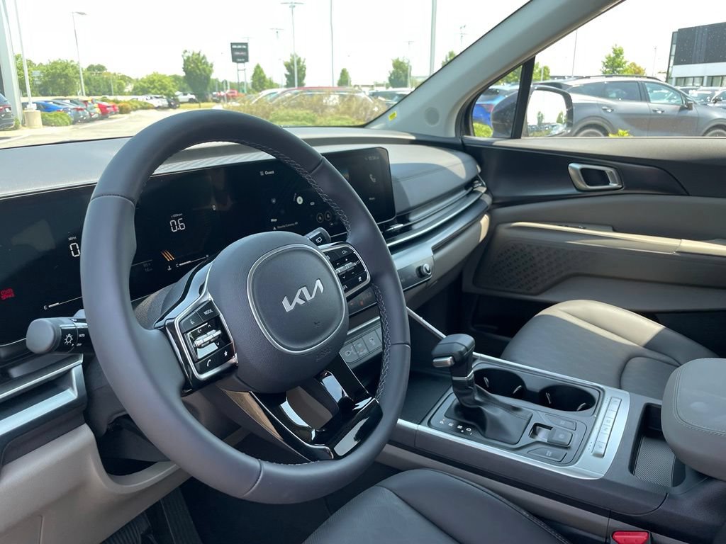 New 2026 Kia Carnival FWD image 11