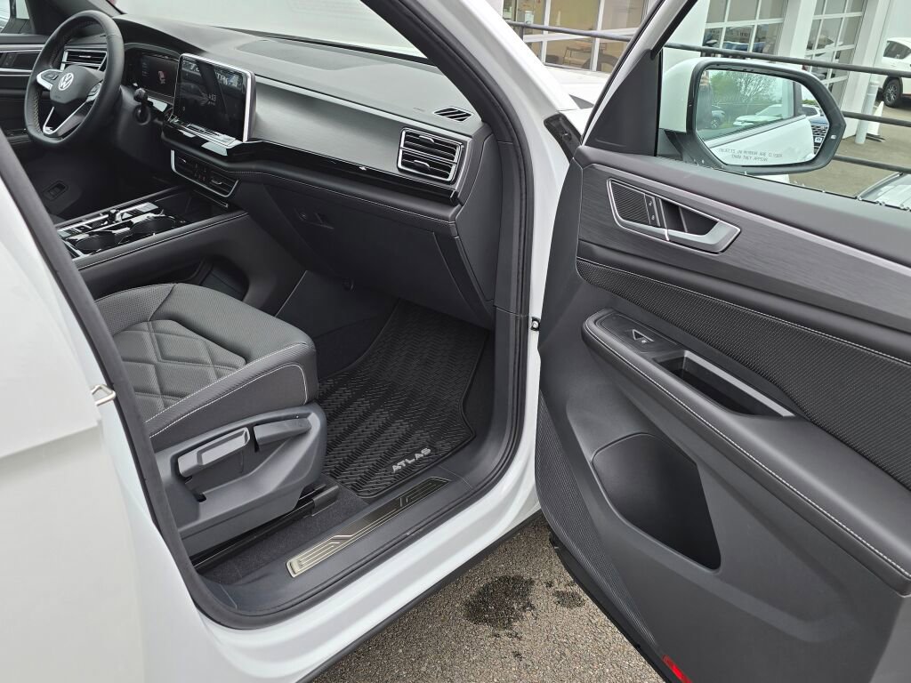 New 2026 Volkswagen Atlas Cross Sport SE AWD/4WD image 39