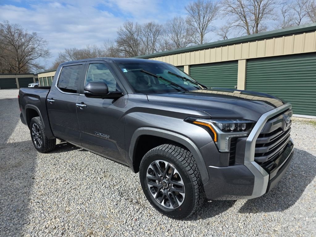 Used 2024 Toyota Tundra Limited AWD/4WD image 10