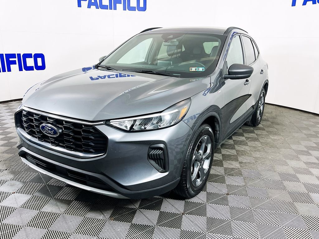 Certified 2025 Ford Escape ST-Line image 4