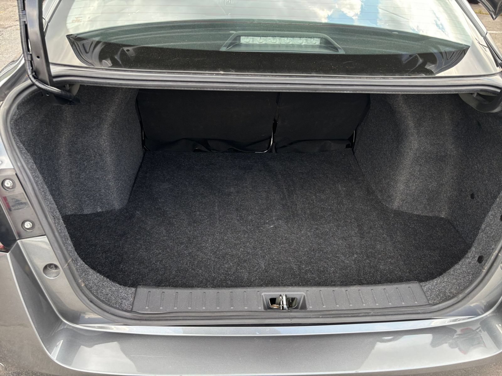 Used 2025 Nissan Versa SV FWD image 30