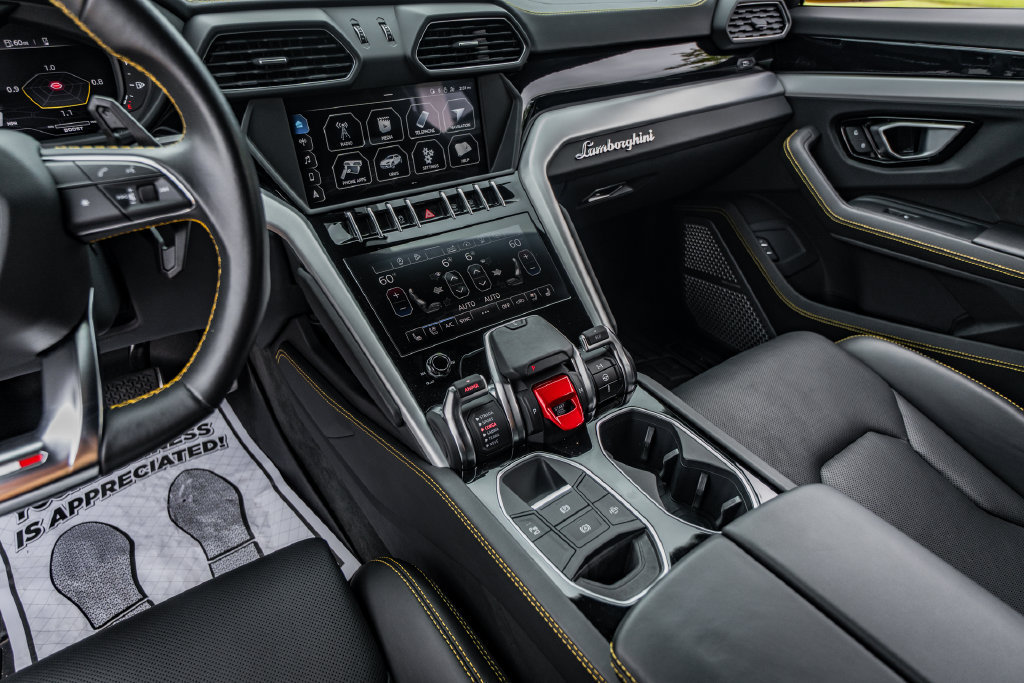 Used 2019 Lamborghini Urus AWD/4WD image 28
