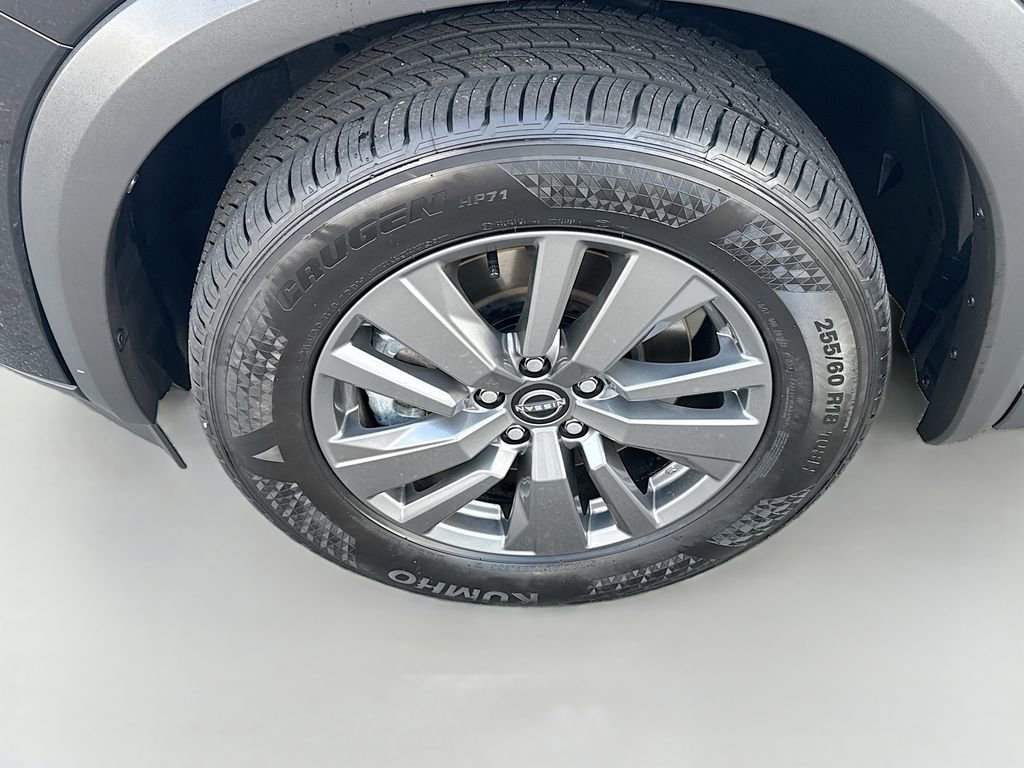 Used 2025 Nissan Pathfinder SV FWD image 29