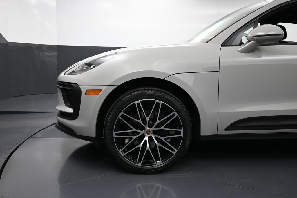 Certified 2023 Porsche Macan Turbo AWD/4WD image 12