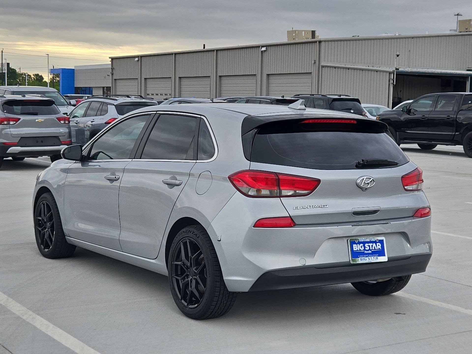 Used 2020 Hyundai Elantra GT image 6