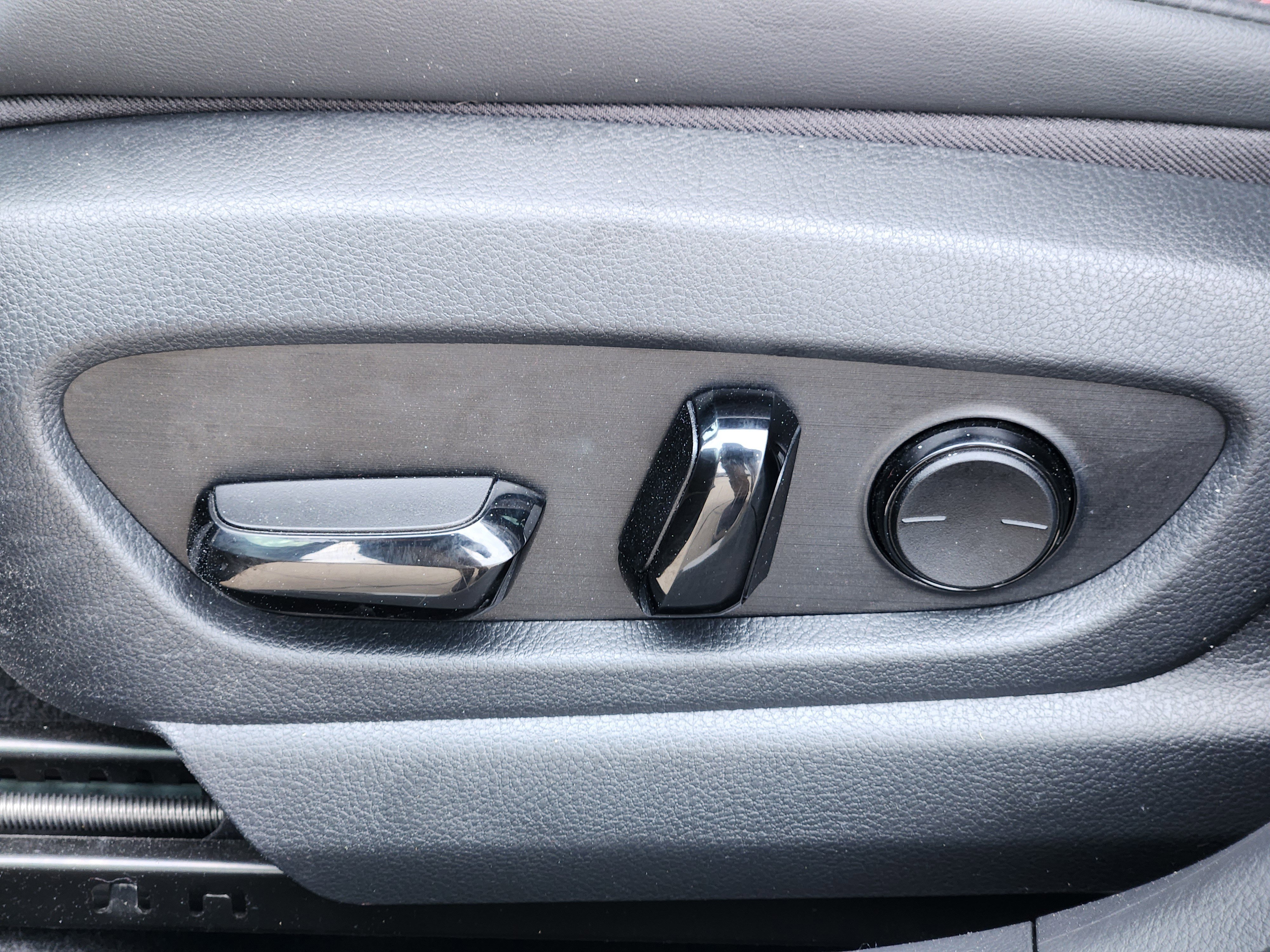 Used 2022 Lexus UX 250h F Sport w/ F Sport Premium Package image 30