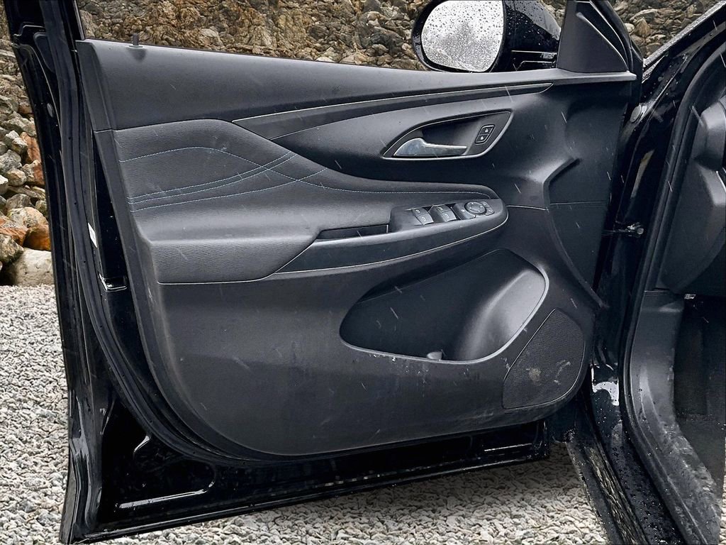 Used 2025 Buick Envista Sport Touring image 21