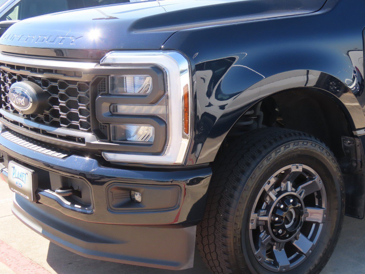 Used 2024 Ford F250 XLT w/ XLT Premium Package AWD/4WD image 3