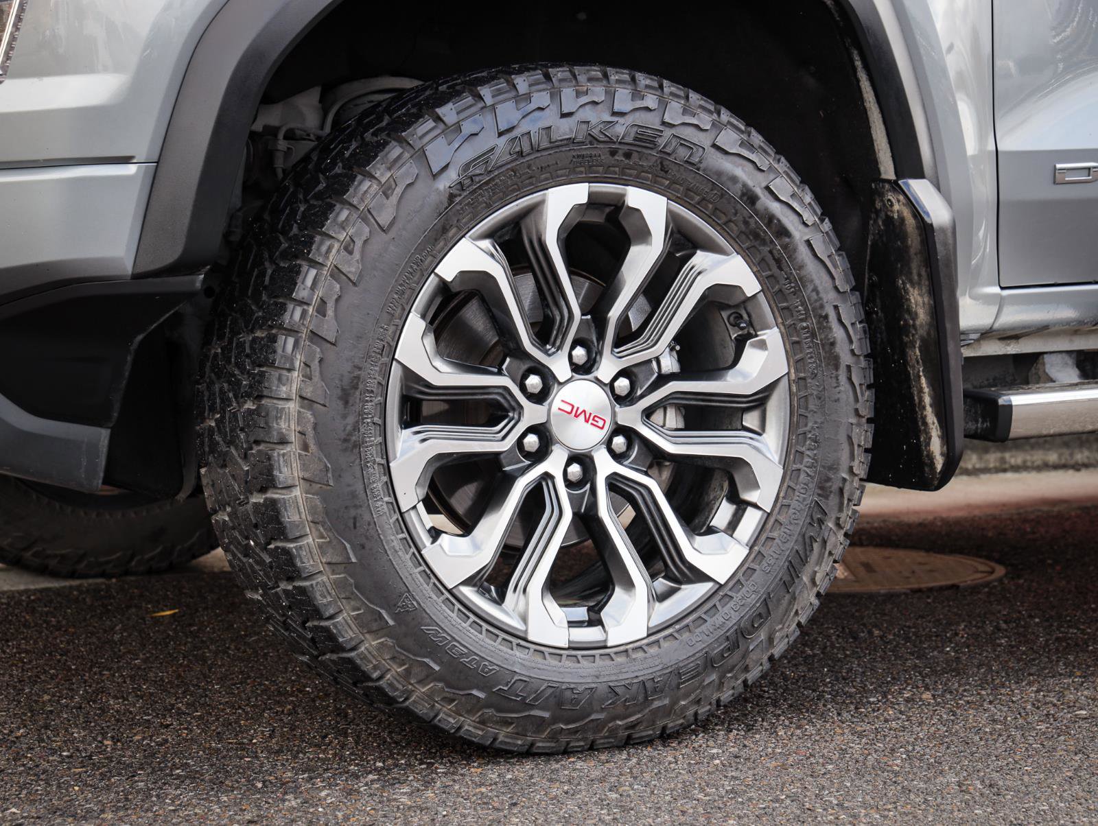 Used 2023 GMC Canyon Denali image 12