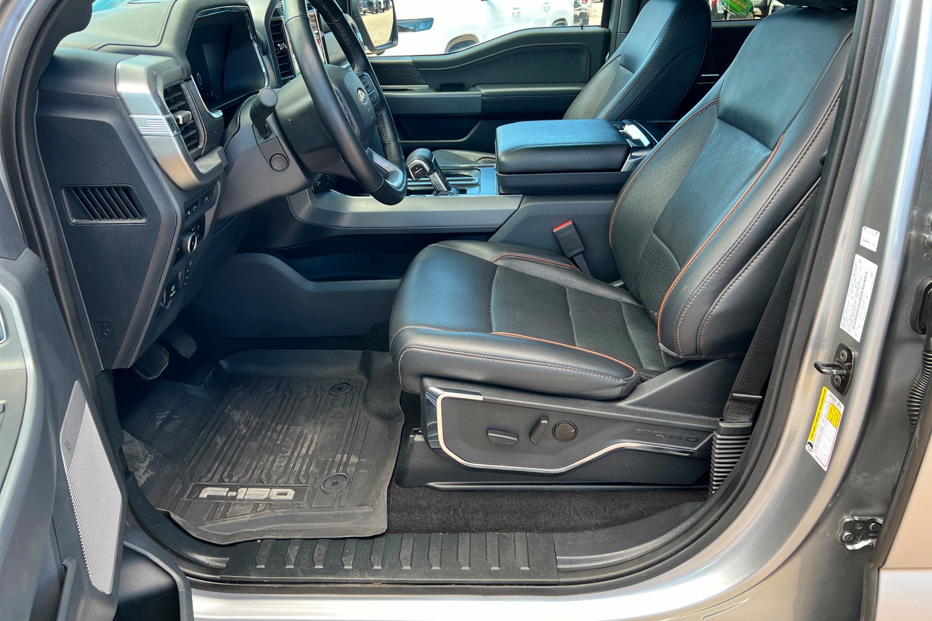 Used 2024 Ford F150 Lariat w/ Bed Utility Package AWD/4WD image 17