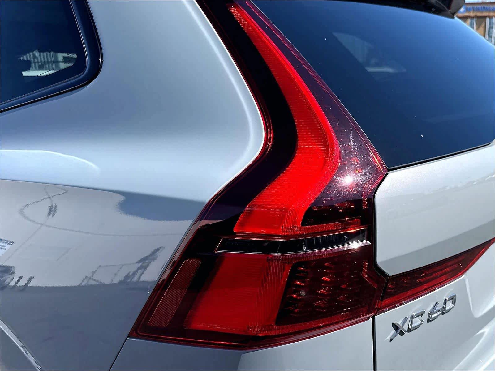 Used 2026 Volvo XC60 B5 Plus w/ Climate Package AWD/4WD image 32