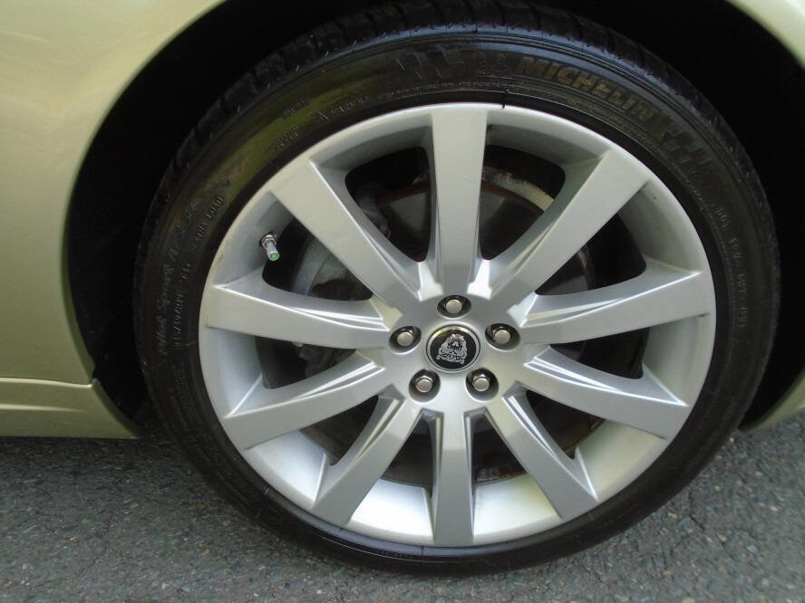 Used 2007 Jaguar XK Convertible image 25