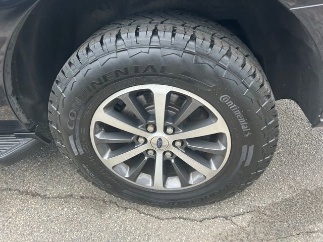Used 2018 Ford Expedition XLT image 6