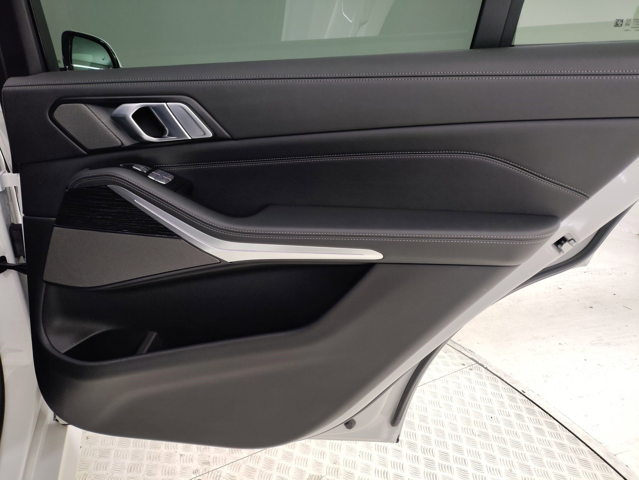 Certified 2023 BMW X7 xDrive40i w/ M Sport Package image 25