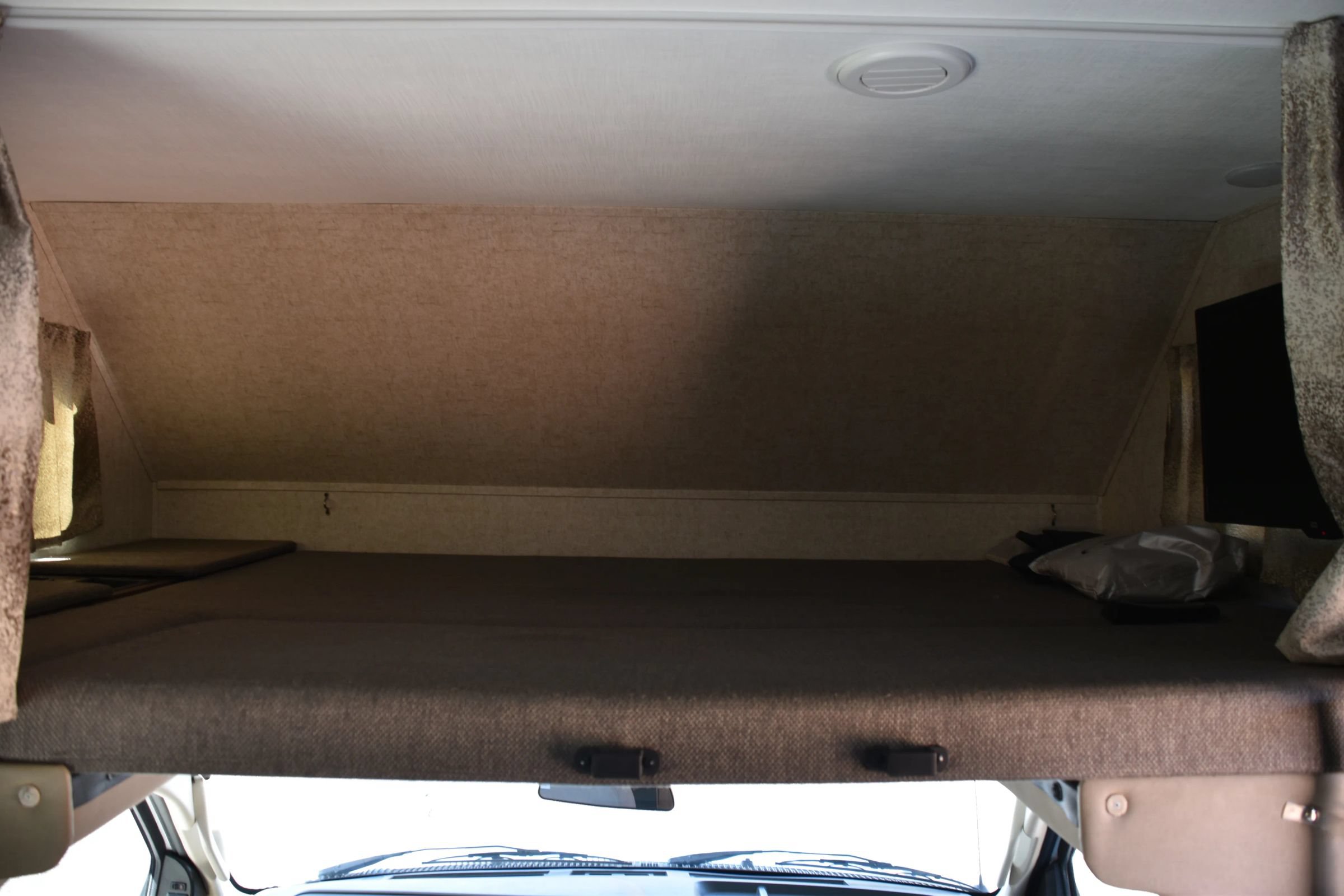 Used 2019 Ford E-450 and Econoline 450 Super Duty w/ Motorhome Prep Package RWD image 19