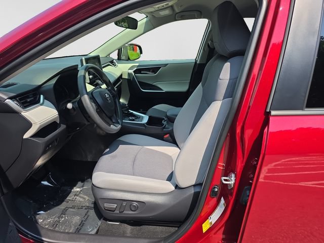 Used 2024 Toyota RAV4 XLE AWD/4WD image 11