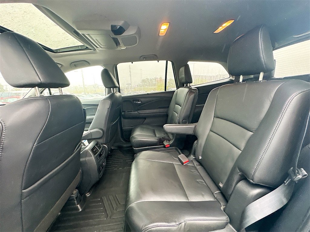 Used 2021 Honda Pilot Touring image 17