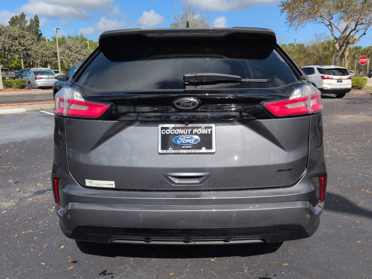 Certified 2022 Ford Edge SE w/ Black Appearance Package image 5
