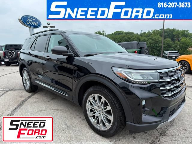 Used 2025 Ford Explorer Active w/ Active Comfort Package AWD/4WD image 1