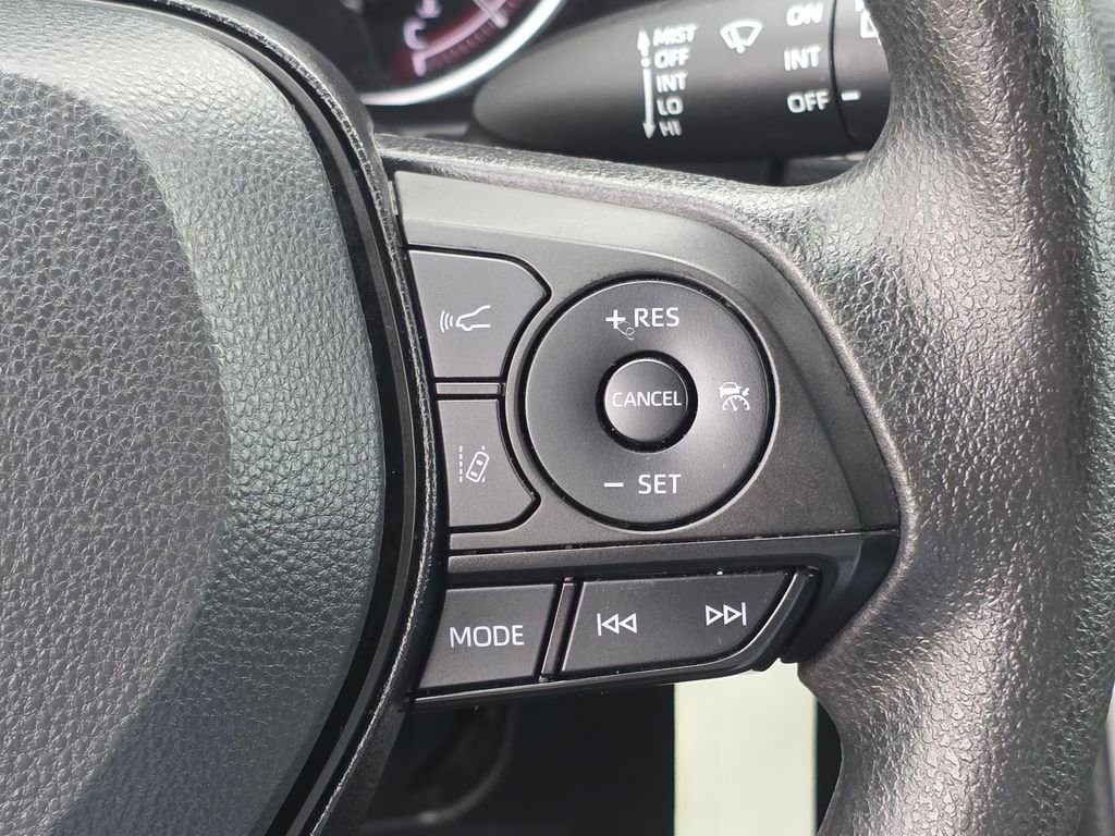 Used 2024 Toyota RAV4 LE AWD/4WD image 18