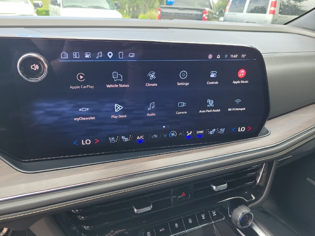 Certified 2025 Chevrolet Suburban Premier AWD/4WD image 26