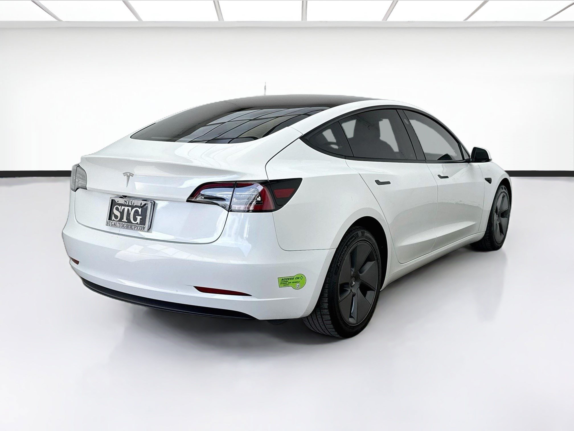 Used 2023 Tesla Model 3 Standard Range RWD image 4