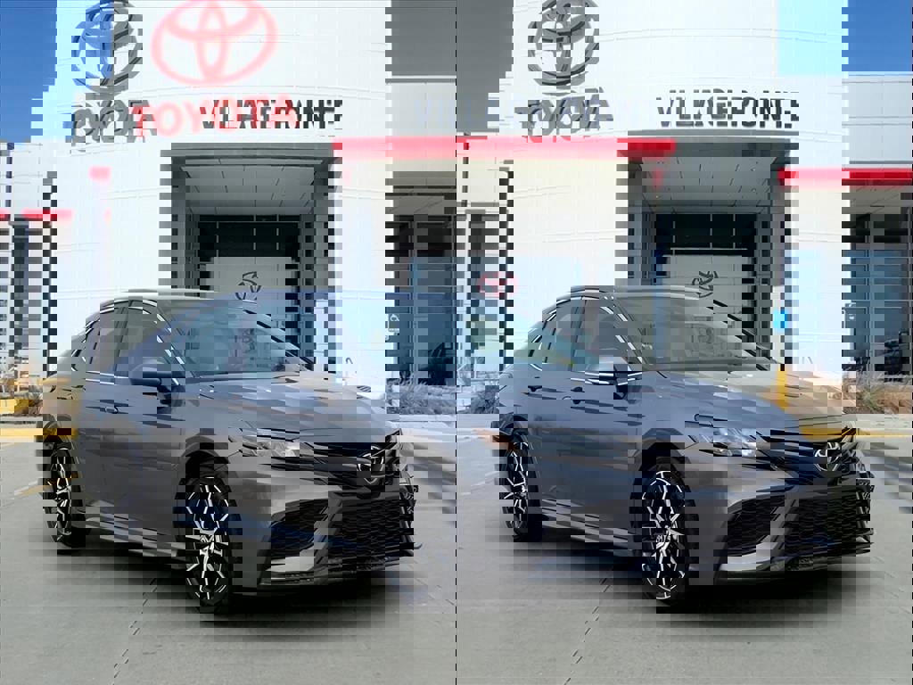 Used 2023 Toyota Camry SE image 8