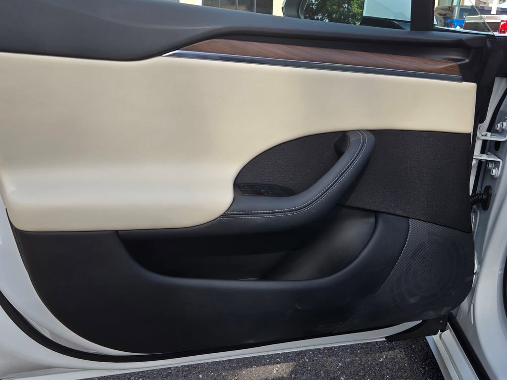Used 2023 Tesla Model S Standard Range image 10